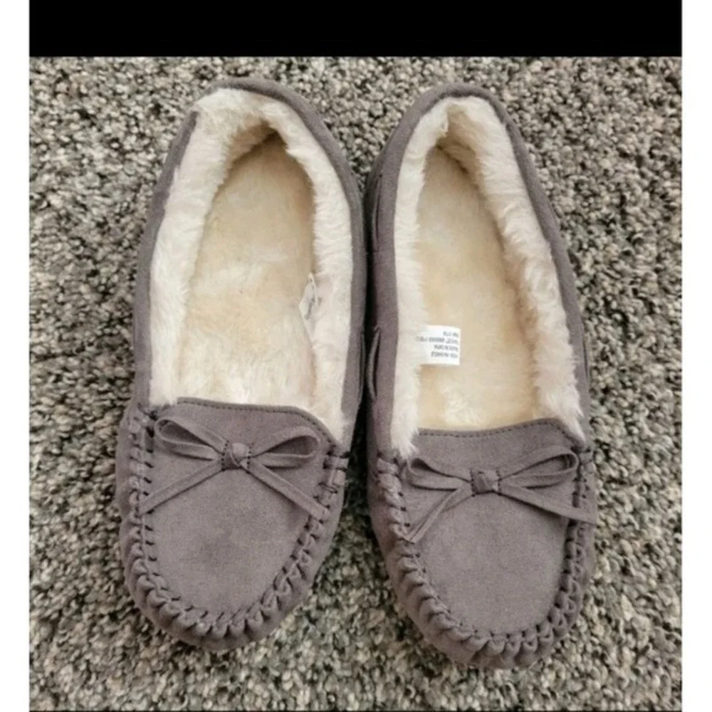 Youth Girls Faux Suede Moccasin Slippers Gray Size 7 Faux Fur Lined Cozy Comfort